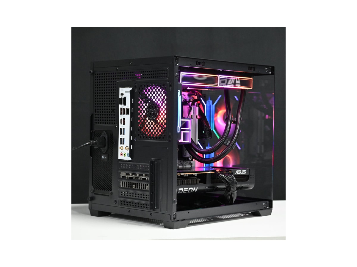 Ryzen 7 7800x3D | AMD 9070XT | Gaming PC thumbnail 3